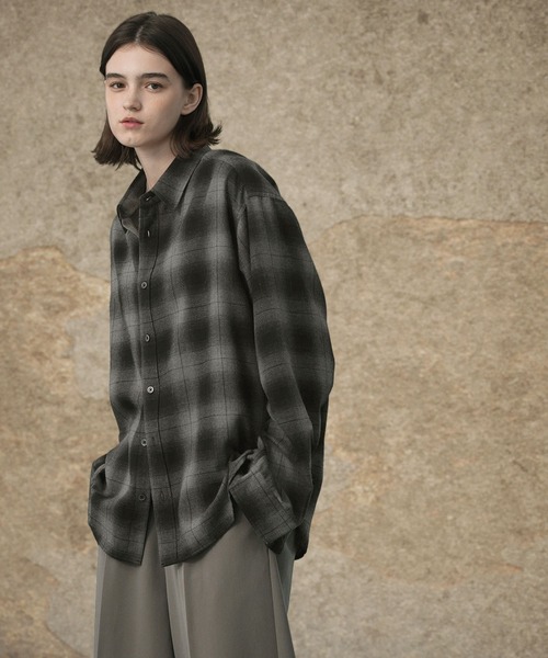 EMMA CLOTHES(エマクローズ)の「ビエラ起毛ルーズスリーブワイドシャツ(シャツ/ブラウス・メンズ・オフホワイト/ナチュラル/ブラウン系/ダークグレー/ブラック系・L/M)」の17枚目の写真