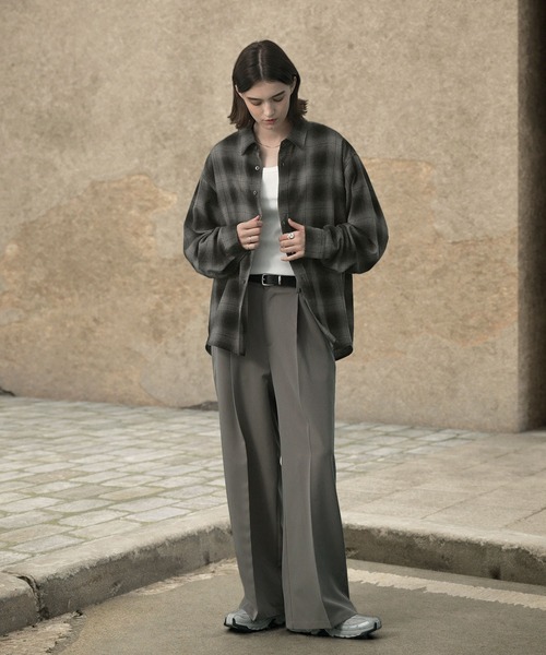 EMMA CLOTHES(エマクローズ)の「ビエラ起毛ルーズスリーブワイドシャツ(シャツ/ブラウス・メンズ・オフホワイト/ナチュラル/ブラウン系/ダークグレー/ブラック系・L/M)」の10枚目の写真