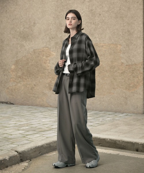 EMMA CLOTHES(エマクローズ)の「ビエラ起毛ルーズスリーブワイドシャツ(シャツ/ブラウス・メンズ・オフホワイト/ナチュラル/ブラウン系/ダークグレー/ブラック系・L/M)」の12枚目の写真