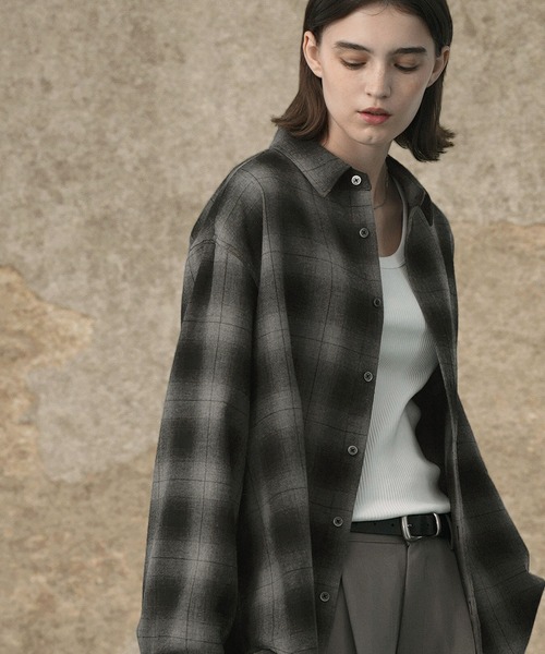 EMMA CLOTHES(エマクローズ)の「ビエラ起毛ルーズスリーブワイドシャツ(シャツ/ブラウス・メンズ・オフホワイト/ナチュラル/ブラウン系/ダークグレー/ブラック系・L/M)」の13枚目の写真