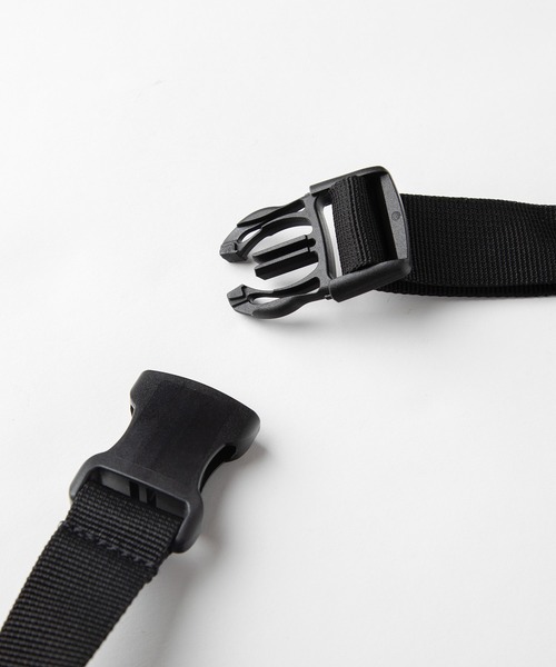 Matador(マタドール)の「MATADOR Refraction Packable Sling マタドール リフラクション パッカブルスリング(ボディバッグ/ウエストポーチ・メンズ・ブラック・FREE)」の9枚目の写真