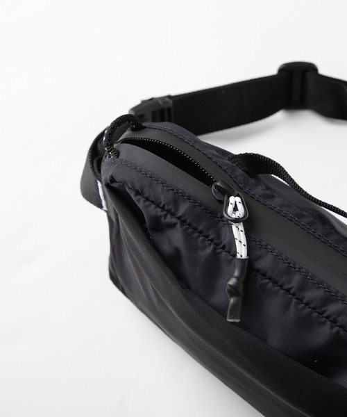 Matador(マタドール)の「MATADOR Refraction Packable Sling マタドール リフラクション パッカブルスリング(ボディバッグ/ウエストポーチ・メンズ・ブラック・FREE)」の10枚目の写真