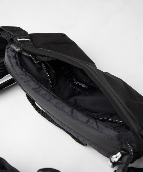 Matador(マタドール)の「MATADOR Refraction Packable Sling マタドール リフラクション パッカブルスリング(ボディバッグ/ウエストポーチ・メンズ・ブラック・FREE)」の12枚目の写真
