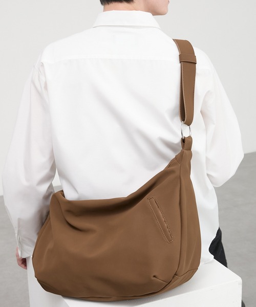 CIYOT(シヨウト)の「【CIYOT】2WAYリングベルト ラウンドショルダーバッグ(ショルダーバッグ・メンズ・ブラック/ダークブラウン/アイボリー/ブラック系/チャコール/ブラウン系・FREE)」の6枚目の写真