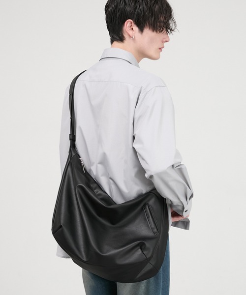 CIYOT(シヨウト)の「【CIYOT】2WAYリングベルト ラウンドショルダーバッグ(ショルダーバッグ・メンズ・ブラック/ダークブラウン/アイボリー/ブラック系/チャコール/ブラウン系・FREE)」の18枚目の写真