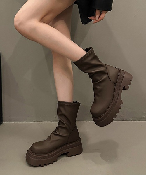 Lace Ladies(レースレディース)の「ソリッドカラー 厚底 ラウンド ショート ブーツ(ブーツ・レディース・ブラック/ブラウン・25cm/24.5cm/24cm/23.5cm/23cm/22.5cm)」の4枚目の写真