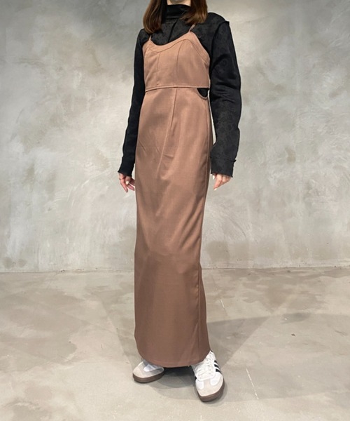 raffime（ラフィミー）の「バックデザインナローキャミワンピース（ワンピース・レディース・ベージュ/ダークブラウン/チャコールグレー・フリー）」の4枚目の写真