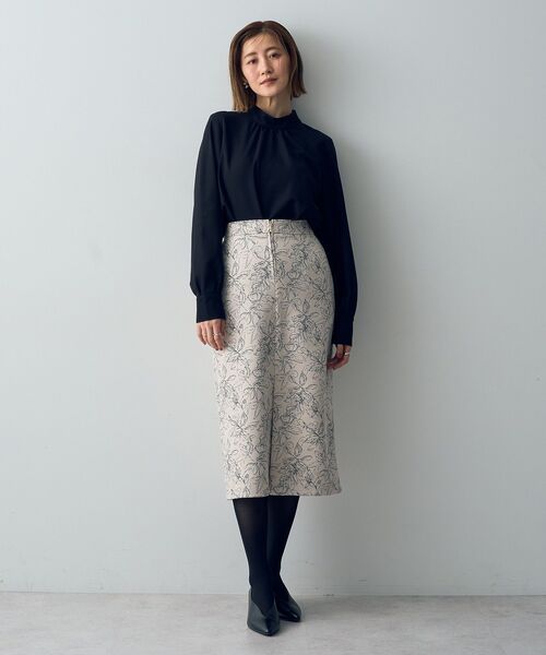 YECCA VECCA（イェッカヴェッカ）の「フラワー柄フェイクスエードスカート（スカート・レディース・チャコールグレー/ブルー系その他7/アイボリー・FREE）」の4枚目の写真