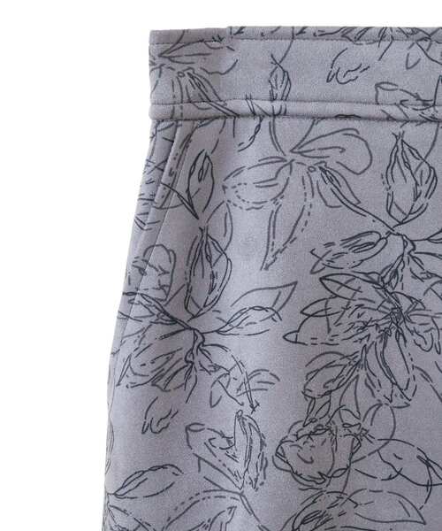 YECCA VECCA（イェッカヴェッカ）の「フラワー柄フェイクスエードスカート（スカート・レディース・チャコールグレー/ブルー系その他7/アイボリー・FREE）」の11枚目の写真