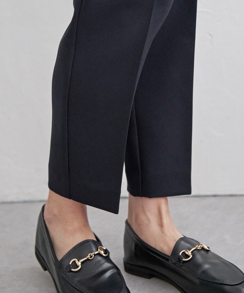 IKKA LOUNGE（イッカラウンジ）の「【洗濯機で洗える／セットアップ対応】ウォッシャブルテーパードパンツ（その他パンツ・レディース・ライトグレー/ブラック/ネイビー・L/M/S/XL）」の18枚目の写真