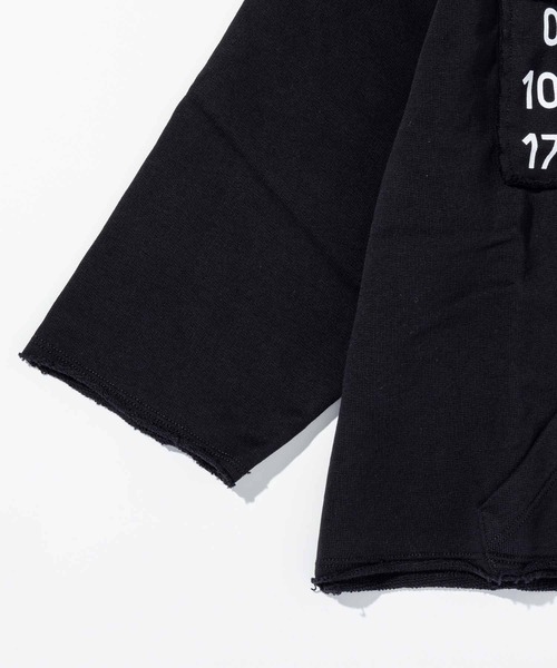 MM6 Maison Margiela（ｴﾑｴﾑｼｯｸｽ ﾒｿﾞﾝ ﾏﾙｼﾞｪﾗ）の「MM6 Maison Margiela(エムエムシックス メゾン マルジェラ)Kids & Junior ブランドロゴフーディーパーカープルオーバー（スウェット・キッズ・ブラック/ホワイト・12Y/14Y/16Y）」の6枚目の写真