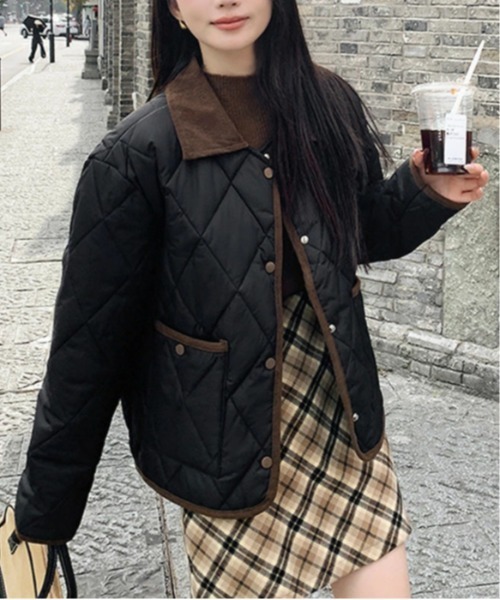 by LEGNA(バイレグナ)の「軽やかな着心地。配色ネックキルティングジャケット(ブルゾン・レディース・ブラック/ホワイト・MEDIUM/LARGE/X-LARGE)」の11枚目の写真