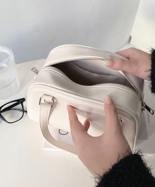 moment+（モーメントプラス）の「ショルダー付きボストンバッグ（ボストンバッグ・レディース・ブラウン/ボルドー/アイボリー/ブラック・FREE）」の6枚目の写真