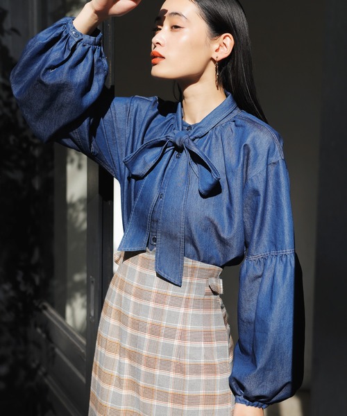 VIS（ビス）の「【洗える】アソートボウタイブラウス(デニム＆シャツ)（シャツ/ブラウス・レディース・ブルー/ブルー系その他4/オフホワイト・FREE）」の2枚目の写真