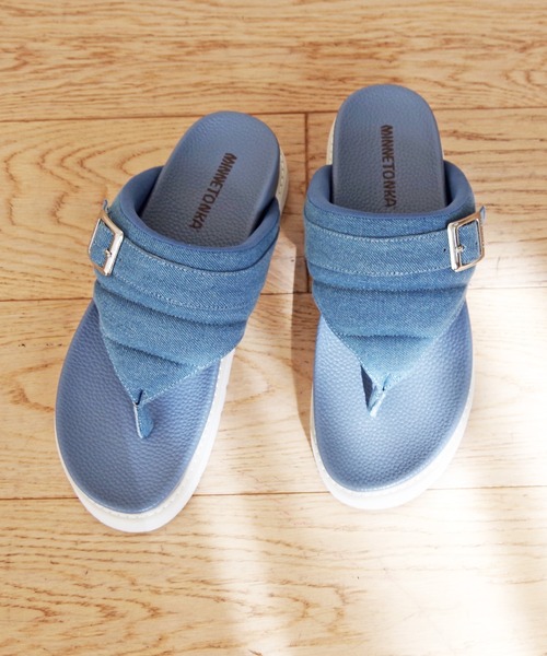 Minnetonka(ミネトンカ)の「【MINNETONKA/ミネトンカ】 プラットフォームパファートングサンダル ビーチサンダル 25M03(サンダル・レディース・ブルー/シルバー/ブラック/ホワイト・6/8/9/5/7)」の13枚目の写真