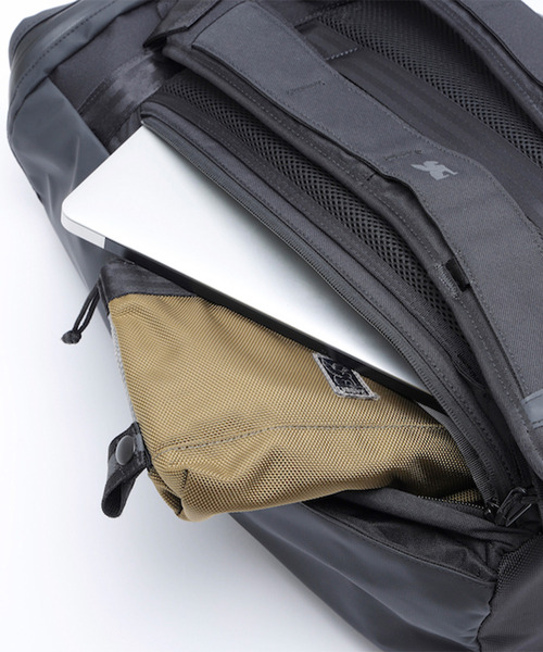 CHROME（クローム）の「［ CHROME / クローム ］VOLCAN 35L PACK BKTP_BLACK TARP / ボルカン 35L パック ブラック タープ 防水 35L バックパック（バックパック/リュック・メンズ・ブラック・FREE）」の5枚目の写真