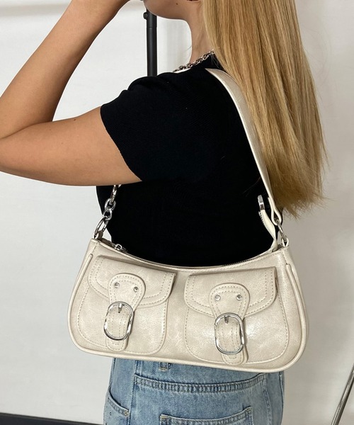 non-hedge(ノンヘッジ)の「ベルトフラップポケット2WAYバッグ(ショルダーバッグ・レディース・アイボリー/ブラック・FREE)」の2枚目の写真