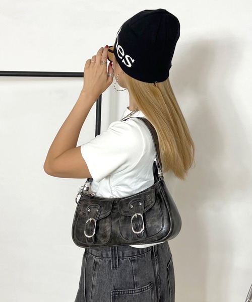 non-hedge(ノンヘッジ)の「ベルトフラップポケット2WAYバッグ(ショルダーバッグ・レディース・アイボリー/ブラック・FREE)」の16枚目の写真