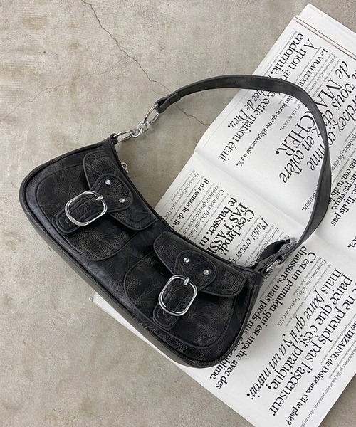 non-hedge(ノンヘッジ)の「ベルトフラップポケット2WAYバッグ(ショルダーバッグ・レディース・アイボリー/ブラック・FREE)」の19枚目の写真