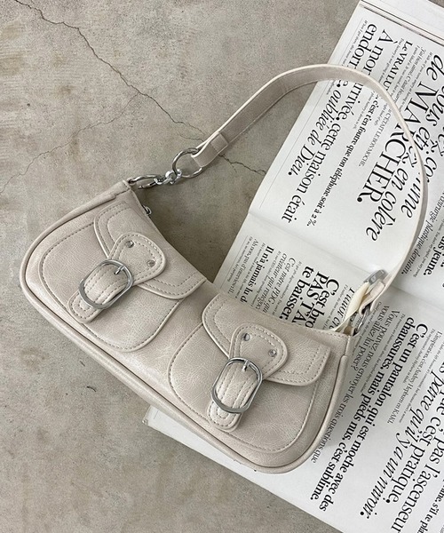 non-hedge(ノンヘッジ)の「ベルトフラップポケット2WAYバッグ(ショルダーバッグ・レディース・アイボリー/ブラック・FREE)」の12枚目の写真