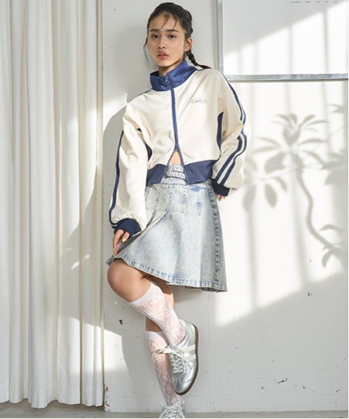 LOVETOXIC（ラブトキシック）の「【LTXC】クロップドトラックジャケット（ジャージ・キッズ・オフホワイト/ブラック/サックスブルー・L:160cm/M:150cm/S:140cm）」の14枚目の写真