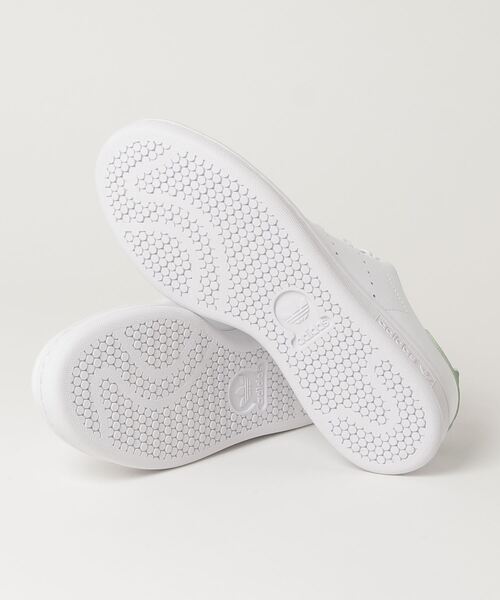 adidas（アディダス）の「adidas STAN SMITH アディダス スタンスミス（スニーカー・メンズ・ホワイト/ホワイト×ブラック/ブラック・23cm/23.5cm/24cm/24.5cm/25cm/25.5cm/26cm/26.5cm/27cm/27.5cm/28cm/28.5cm/29cm/22cm/22.5cm）」の5枚目の写真