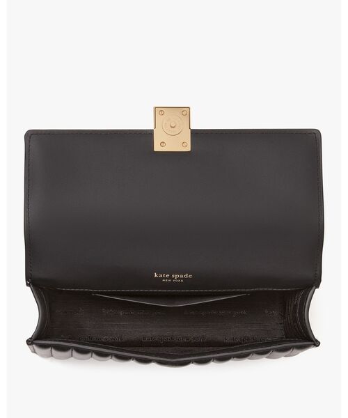 kate spade new york(ケイトスペード ニューヨーク)の「デコ キルテッド ミニ フラップ チェーン クロスボディ(ショルダーバッグ・レディース・ブラック・ONESIZE)」の4枚目の写真