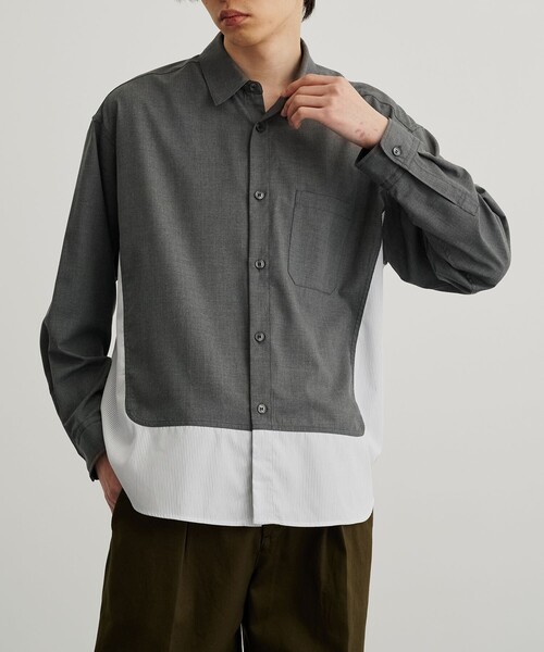 PUBLIC TOKYO（パブリックトウキョウ）の「ドッキングレイヤードシャツ（シャツ/ブラウス・メンズ・サックスブルー/ダークグレー・1/2）」の2枚目の写真