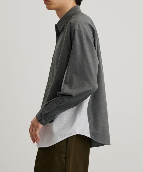 PUBLIC TOKYO（パブリックトウキョウ）の「ドッキングレイヤードシャツ（シャツ/ブラウス・メンズ・サックスブルー/ダークグレー・1/2）」の6枚目の写真