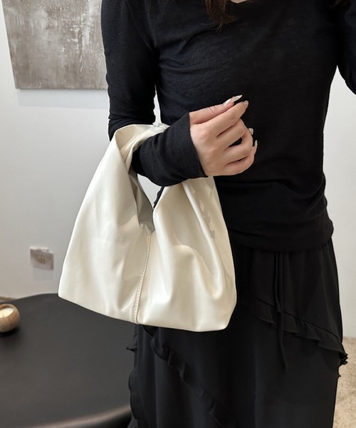 VIBGYOR(ヴィブジョー)の「urbanfemine./合成皮革ハンドバッグ U7424(ハンドバッグ・レディース・ブラック/ブラウン/ホワイト/グリーン・FREE)」の15枚目の写真
