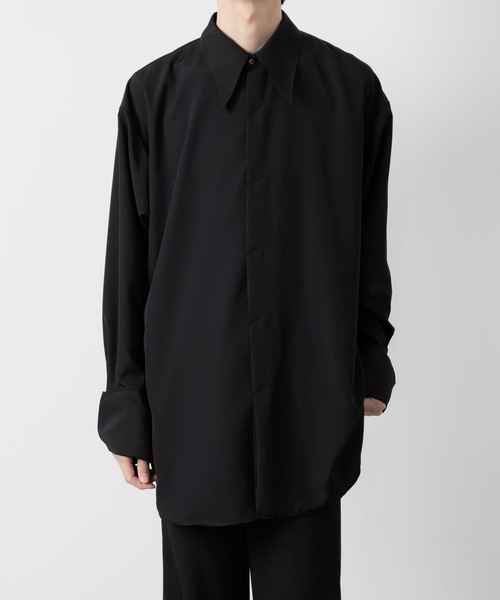 ato（アトウ）の「OVERSIZED DOUBLE CUFFS SHIRT（シャツ/ブラウス・メンズ・ブラック/ホワイト・48/46/44）」の6枚目の写真