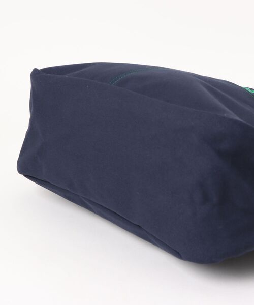 Manhattan Portage（マンハッタンポーテージ）の「GAZETTE CROSSBODY BAG CANVAS LITE 25（ショルダーバッグ・レディース・ナチュラル/ダークネイビー・MEDIUM）」の5枚目の写真