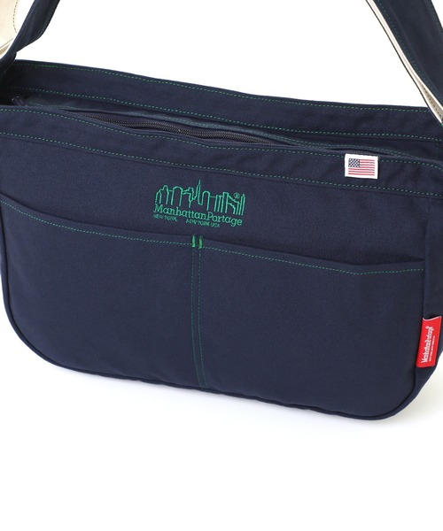 Manhattan Portage（マンハッタンポーテージ）の「GAZETTE CROSSBODY BAG CANVAS LITE 25（ショルダーバッグ・レディース・ナチュラル/ダークネイビー・MEDIUM）」の11枚目の写真
