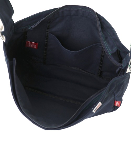 Manhattan Portage（マンハッタンポーテージ）の「GAZETTE CROSSBODY BAG CANVAS LITE 25（ショルダーバッグ・レディース・ナチュラル/ダークネイビー・MEDIUM）」の10枚目の写真