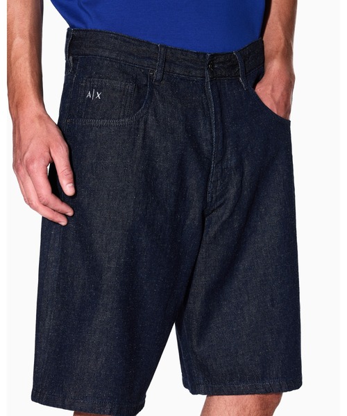 ARMANI EXCHANGE（アルマーニエクスチェンジ）の「【A|X アルマーニ エクスチェンジ】コットンリネンデニム ハーフパンツ_J91 BAGGY SHORT（デニムパンツ・メンズ・インディゴブルー・34inch/33inch/32inch/31inch/30inch/29inch/36inch/38inch）」の6枚目の写真