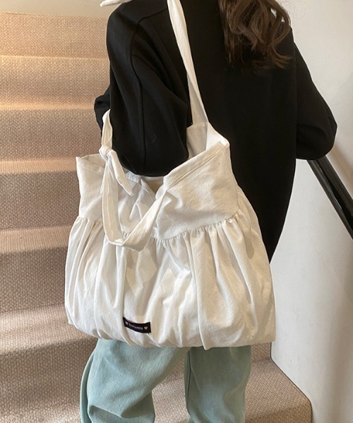 mebole(メボレ)の「プリーツリボントート(トートバッグ・レディース・ホワイト/ドット/ブルー・FREE)」の5枚目の写真