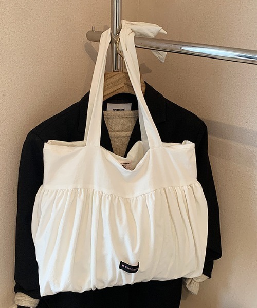 mebole(メボレ)の「プリーツリボントート(トートバッグ・レディース・ホワイト/ドット/ブルー・FREE)」の10枚目の写真