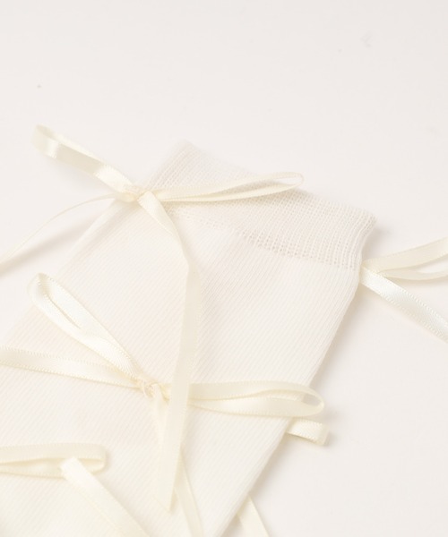 URBAN CHERRY（アーバンチェリー）の「サテンリボンデザインソックス（ソックス/靴下・キッズ・ブラック/ホワイト・FREE）」の5枚目の写真
