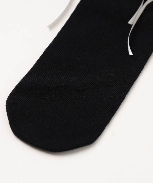 URBAN CHERRY（アーバンチェリー）の「サテンリボンデザインソックス（ソックス/靴下・キッズ・ブラック/ホワイト・FREE）」の8枚目の写真