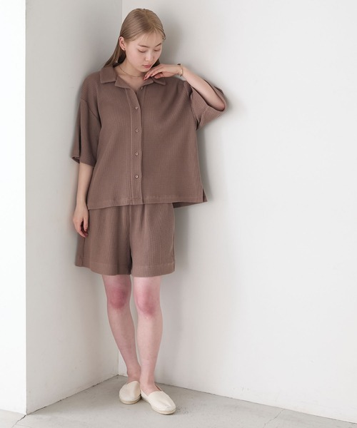 AMERIA ANDERSON(アメリアアンダーソン)の「【AMERIA ANDERSON】waffle fabric set-up / ワッフル地 ワンポイントロゴ刺繍 ハーフスリーブ&ショートパンツ セットアップ(ルームウェア/パジャマ・レディース・ライトグリーン/ダークネイビー/ライトブラウン・L/M)」の2枚目の写真
