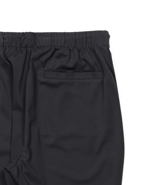 The DUFFER of ST.GEORGE（ザダファーオブセントジョージ）の「ZERO GRAVITY EASY TRUCK PANTS ：ゼログラビティ セットアップ トラックパンツ（その他パンツ・メンズ・チャコールグレー/ブラック・SMALL/MEDIUM/LARGE/X-LARGE）」の14枚目の写真