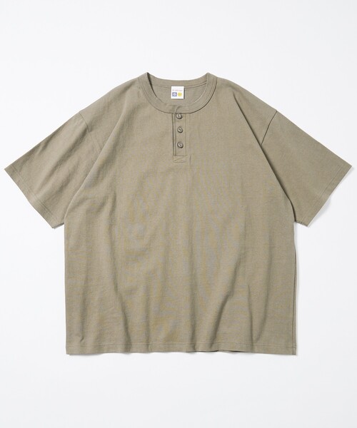 FREAK'S STORE(フリークスストア)の「HEAVY WEIGHT / ヘビーウェイト ヘンリーネック ショートスリーブTシャツ/10.5オンス(Tシャツ/カットソー・メンズ・ベージュ/チャコールグレー/ワインレッド/ライトグレー/ホワイト/ブラック・LARGE/MEDIUM/SMALL)」の12枚目の写真