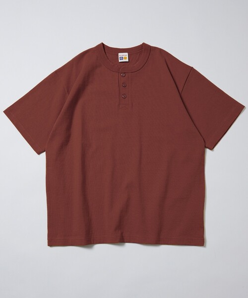 FREAK'S STORE(フリークスストア)の「HEAVY WEIGHT / ヘビーウェイト ヘンリーネック ショートスリーブTシャツ/10.5オンス(Tシャツ/カットソー・メンズ・ベージュ/チャコールグレー/ワインレッド/ライトグレー/ホワイト/ブラック・LARGE/MEDIUM/SMALL)」の16枚目の写真