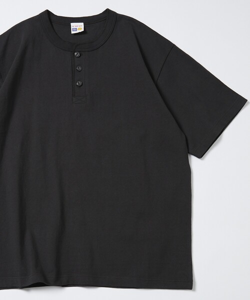 FREAK'S STORE(フリークスストア)の「HEAVY WEIGHT / ヘビーウェイト ヘンリーネック ショートスリーブTシャツ/10.5オンス(Tシャツ/カットソー・メンズ・ベージュ/チャコールグレー/ワインレッド/ライトグレー/ホワイト/ブラック・LARGE/MEDIUM/SMALL)」の3枚目の写真