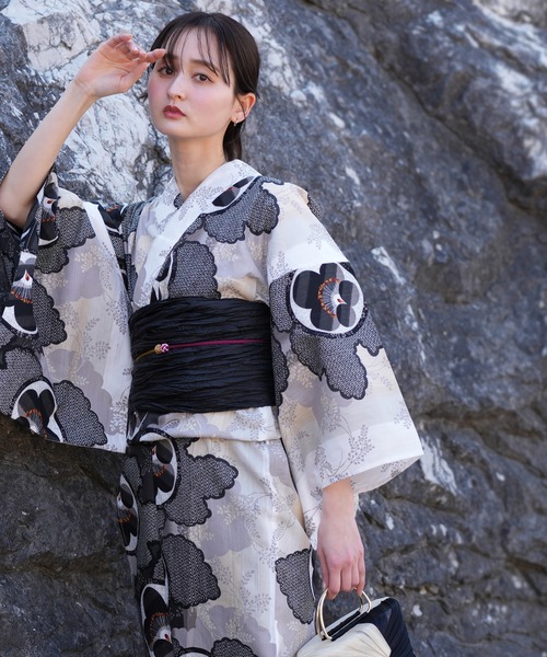 utatane(ウタタネ)の「選べる浴衣3点セット utataneオリジナル 国内染色(浴衣・レディース・ホワイト系1/ホワイト系2/レッド系1/ネイビー系3/ネイビー系4/ネイビー系5/ネイビー系2/ブラック系2/グリーン系1/ネイビー系1/アイボリー系1/ブラック系1/ブラック系3/グレー系1/ブルー系1/ブラック系4/ブラック系5/ネイビー系6/ベージュ系1・FREE)」の4枚目の写真
