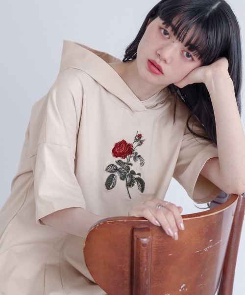 somari imagination(ソマリ イマジネーション)の「【接触冷感】『フラワー刺繍フードワンピース』(ワンピース・レディース・ブラック/ベージュ・2/1)」の9枚目の写真