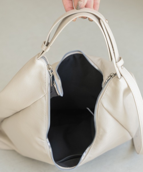 Bab（バブ）の「ダブルZIPサイドベルトバッグ（ハンドバッグ・レディース・ブラック/オフホワイト/ブラウン・ONESIZE）」の4枚目の写真