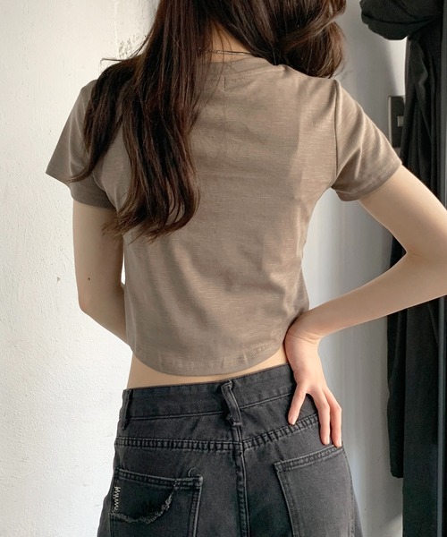 lilful(リルフル)の「サイドギャザー プリント コンパクトピチTシャツ(Tシャツ/カットソー・レディース・ベージュ/ブラック/アイボリー・M/S)」の9枚目の写真