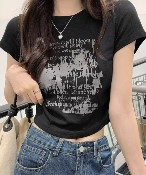 lilful(リルフル)の「サイドギャザー プリント コンパクトピチTシャツ(Tシャツ/カットソー・レディース・ベージュ/ブラック/アイボリー・M/S)」の10枚目の写真