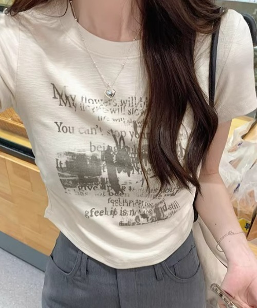 lilful(リルフル)の「サイドギャザー プリント コンパクトピチTシャツ(Tシャツ/カットソー・レディース・ベージュ/ブラック/アイボリー・M/S)」の11枚目の写真